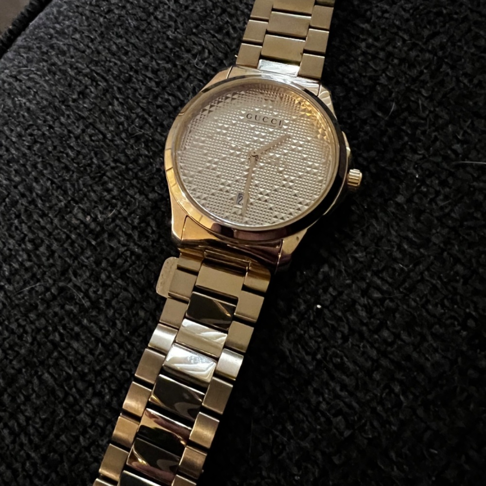 Gucci G Timeless Gold 38 mm YA126461 - Picture 2 of 4
